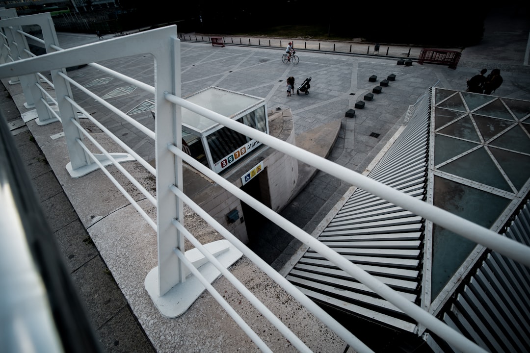 découvrez nos garde-corps en fer forgé alliant sécurité et élégance pour sublimer votre intérieur et extérieur. qualité artisanale, designs personnalisés et robustesse assurée.