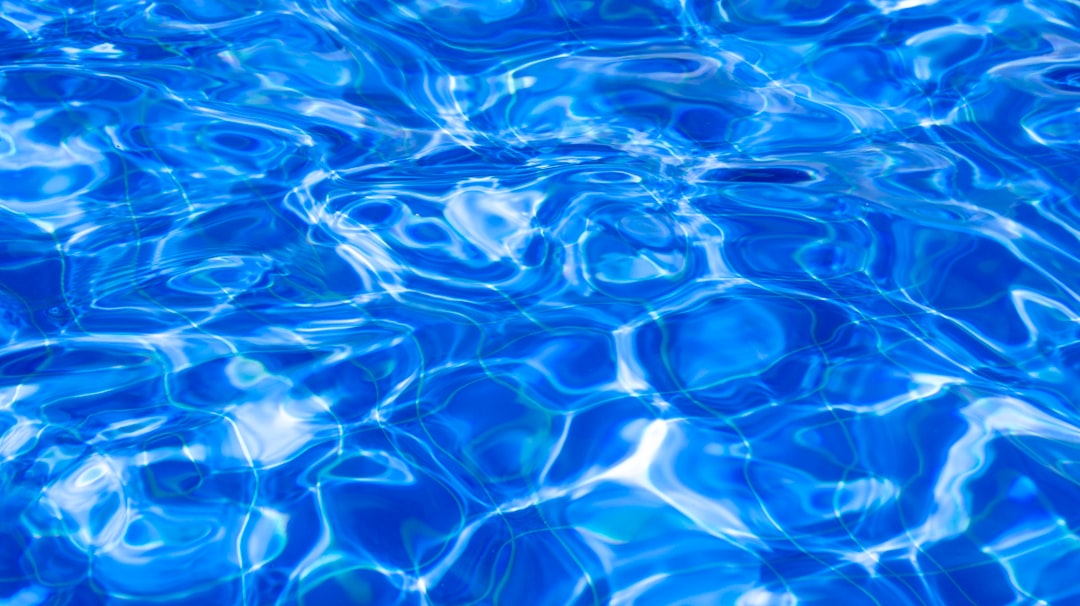 découvrez les réglementations relatives au traitement et à l'évacuation des eaux usées de piscine en france : obligations légales, meilleures pratiques et conseils pour protéger l'environnement.