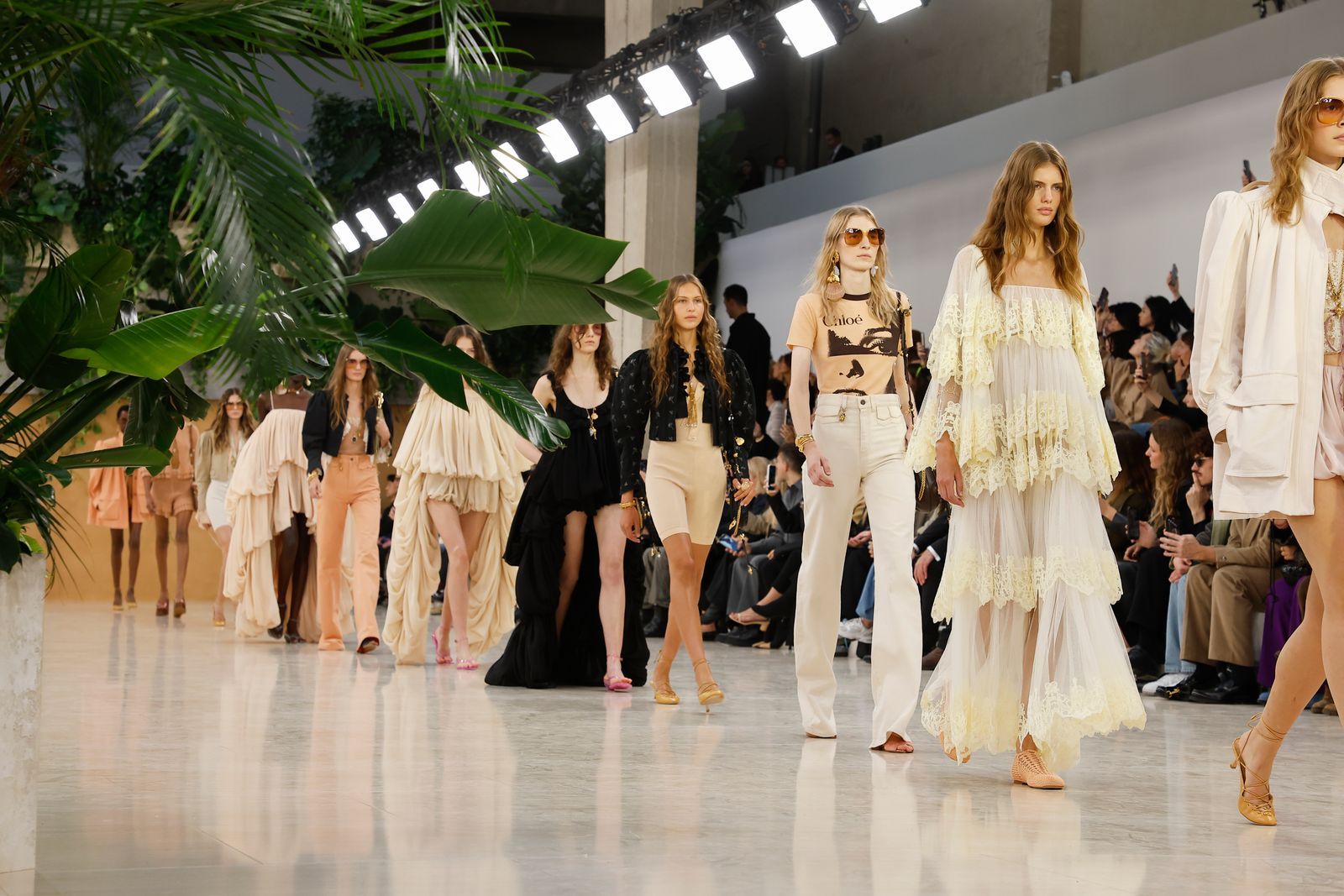 découvrez les tendances peinture 2025 : couleurs incontournables, inspirations déco et conseils pour transformer votre intérieur avec les palettes modernes et innovantes de l'année.