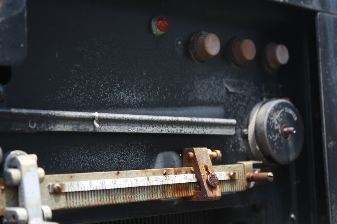 découvrez comment retirer un volet roulant en toute sécurité grâce à notre guide pratique étape par étape. conseils, astuces et outils nécessaires pour réussir le démontage de votre volet roulant facilement.