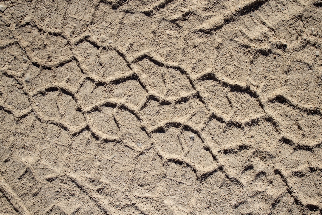 découvrez notre sable de ciment de haute qualité, idéal pour vos travaux de construction et maçonnerie, offrant une excellente résistance et durabilité.